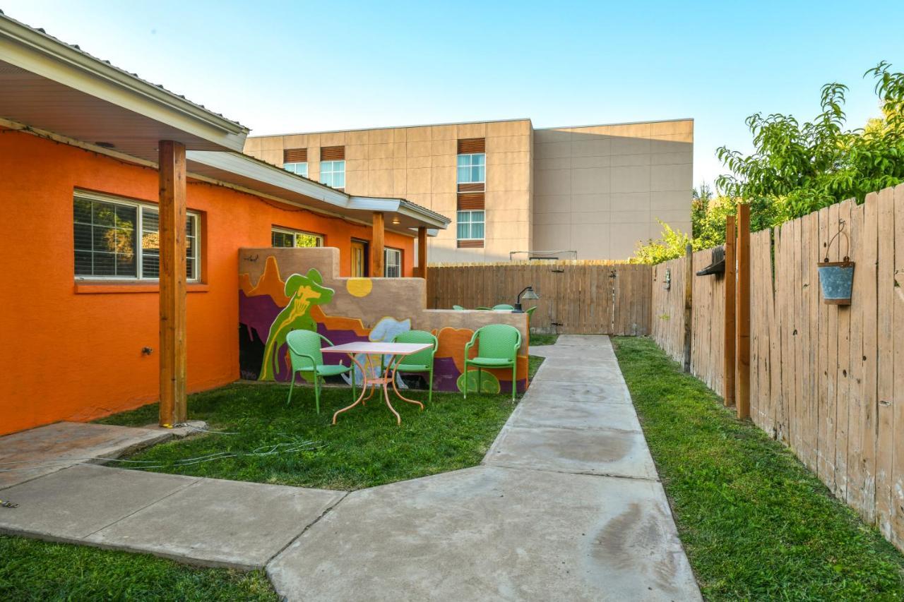 Inn 1 - Downtown 1 Bedroom Unit, Sleeps 6 With Shared Hot Tub Moab Exterior foto